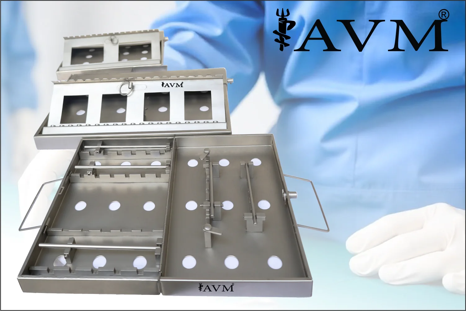 Sterilisation tray with surgical instruments